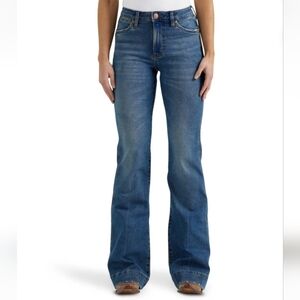 Wrangler Retro | High Rise Trouser Boot